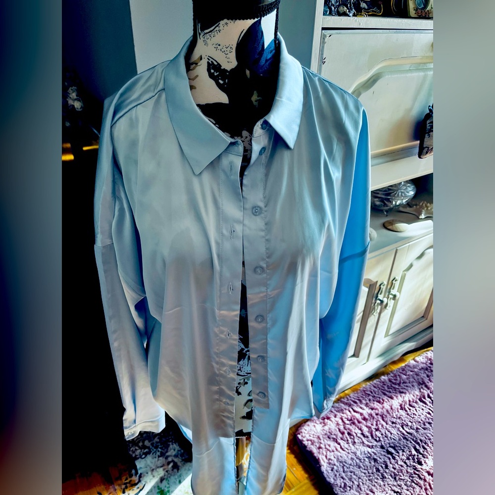 Suzy Shier silky blouse